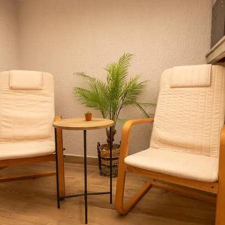 Alexander The Great & 호텔