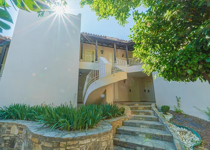 Alexander The Great & Ξενοδοχείο