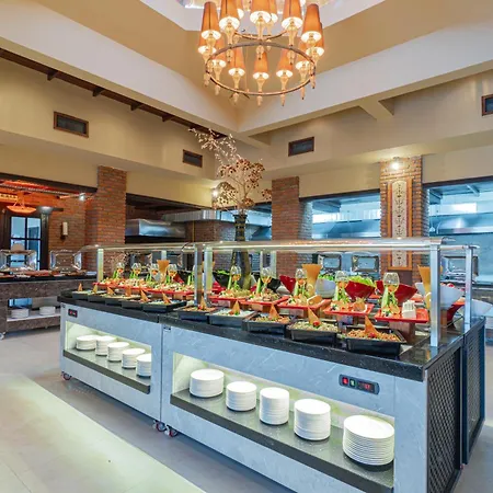 Alexander The Great & מלון 3*