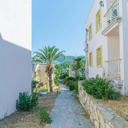 Alexander The Great & מלון בודרום